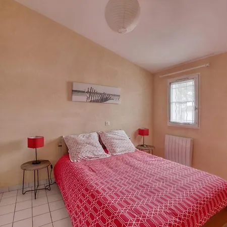 Lägenhet Charming Sunny House 200m From The Beach *
